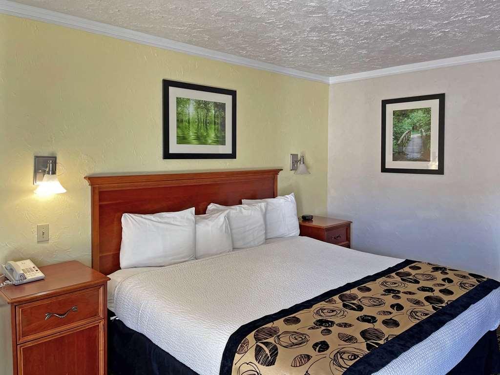 The At Baechtel Creek Hotel
