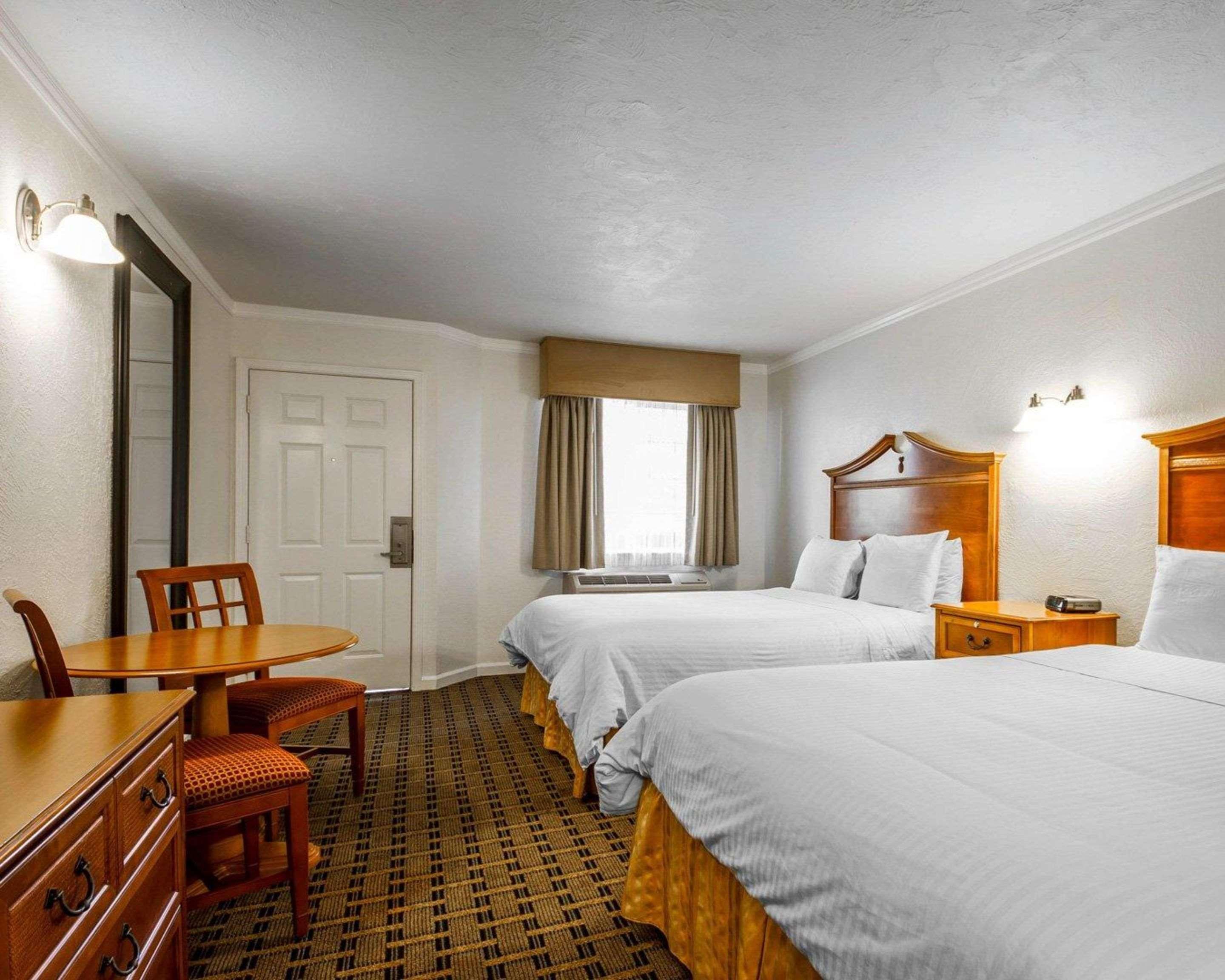 The At Baechtel Creek 3*