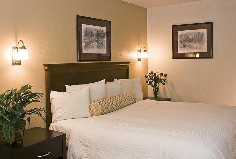 The At Baechtel Creek Hotel